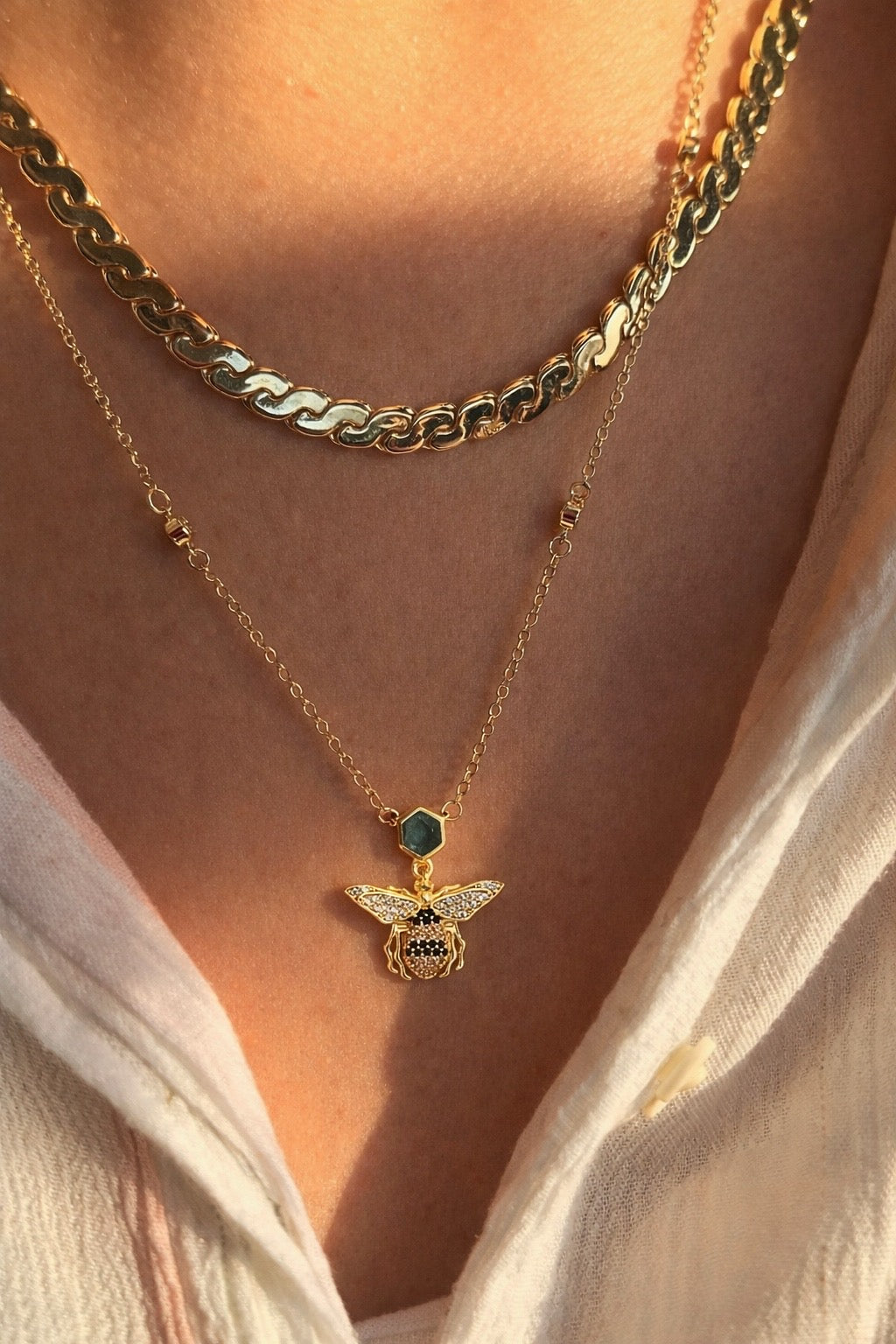 925 Ayar Gümüş Üzeri Altın Kaplama Işıltılı Arı Kolye