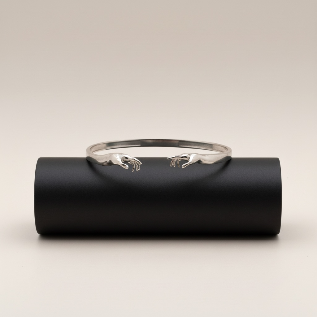 Kavuşan Eller 925 Ayar Gümüş Bileklik